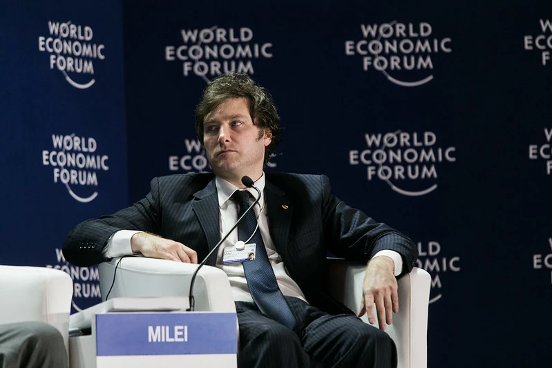 ¿Quién es Javier Milei? Su Origen, Ideas y Presidencia en Argentina